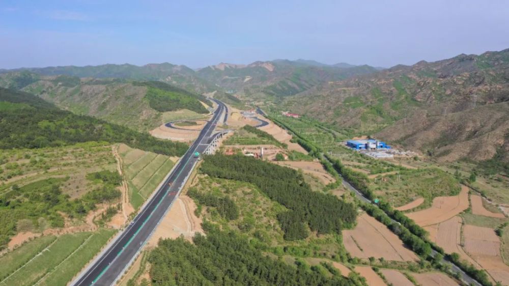 延中高速公路河北段選用上海勛飛高科技系列產(chǎn)品，確保道路安全(圖1)